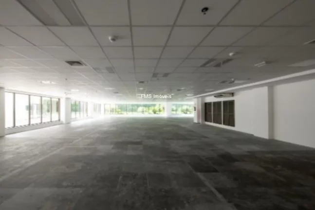 Imagem Conjunto comercial com 682m² para locação na Vila Leopoldina.