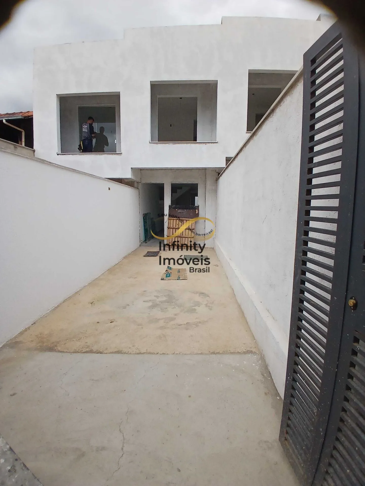 Imagem Casa à venda no bairro Floramar - Belo Horizonte/MG