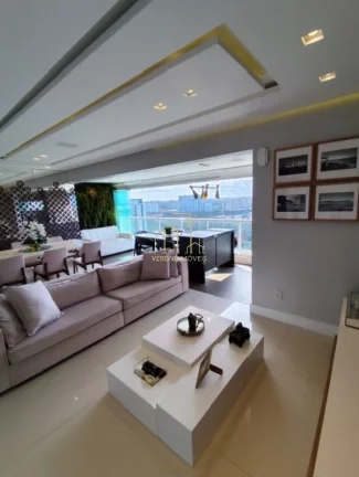 Imagem Apartamento de 110m² no Greenville, Salvador-BA: 2 quartos, 1 suíte, varanda gourmet com vista bosque. Reformado e finamente decorado.