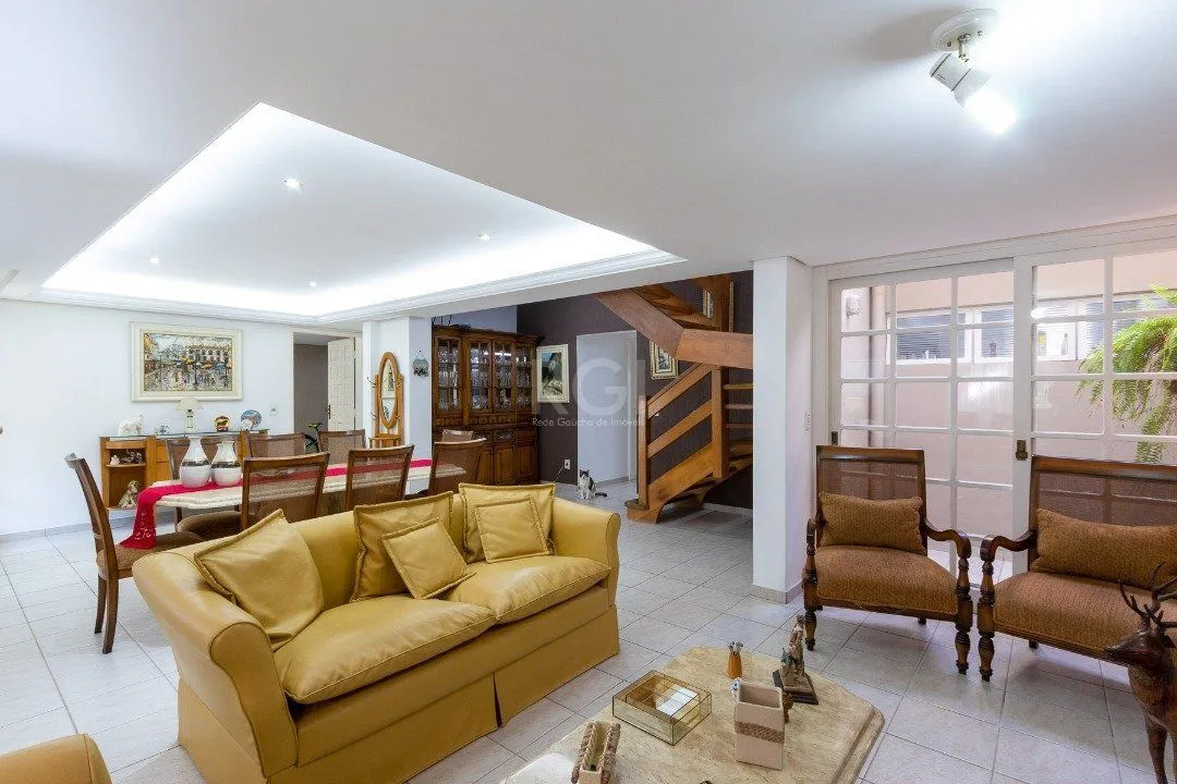 Imagem Casa Condominio para Venda - 300m², 4 dormitórios, sendo 2 suites, 2 vagas - Ipanema