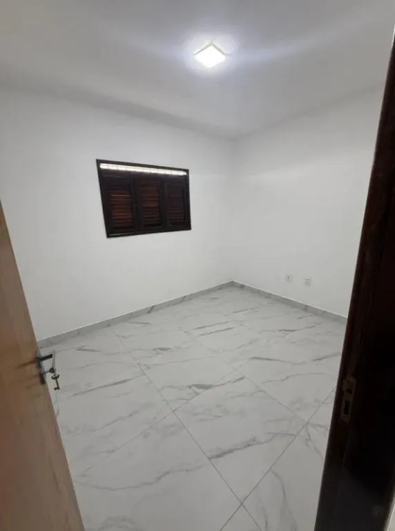Imagem Casa com Piscina à Venda nos Bancários - Conforto e Lazer para sua Família