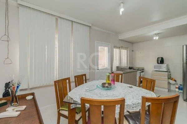 Imagem Casa para Venda - 137m², 3 dormitórios, sendo 3 suites, 2 vagas - Hípica
