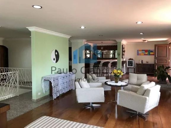 Imagem Casa à venda com ótima localização na Granja Viana