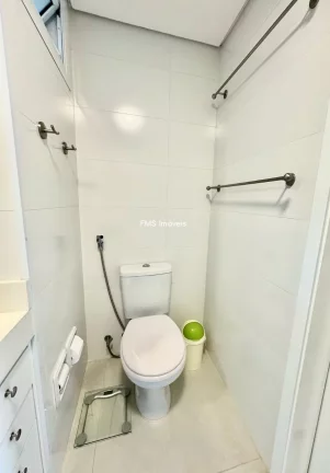 Imagem Apartamento à venda em Moema, 3 quartos sendo 1 suíte, 3 banheiros, 1 vaga de garagem.