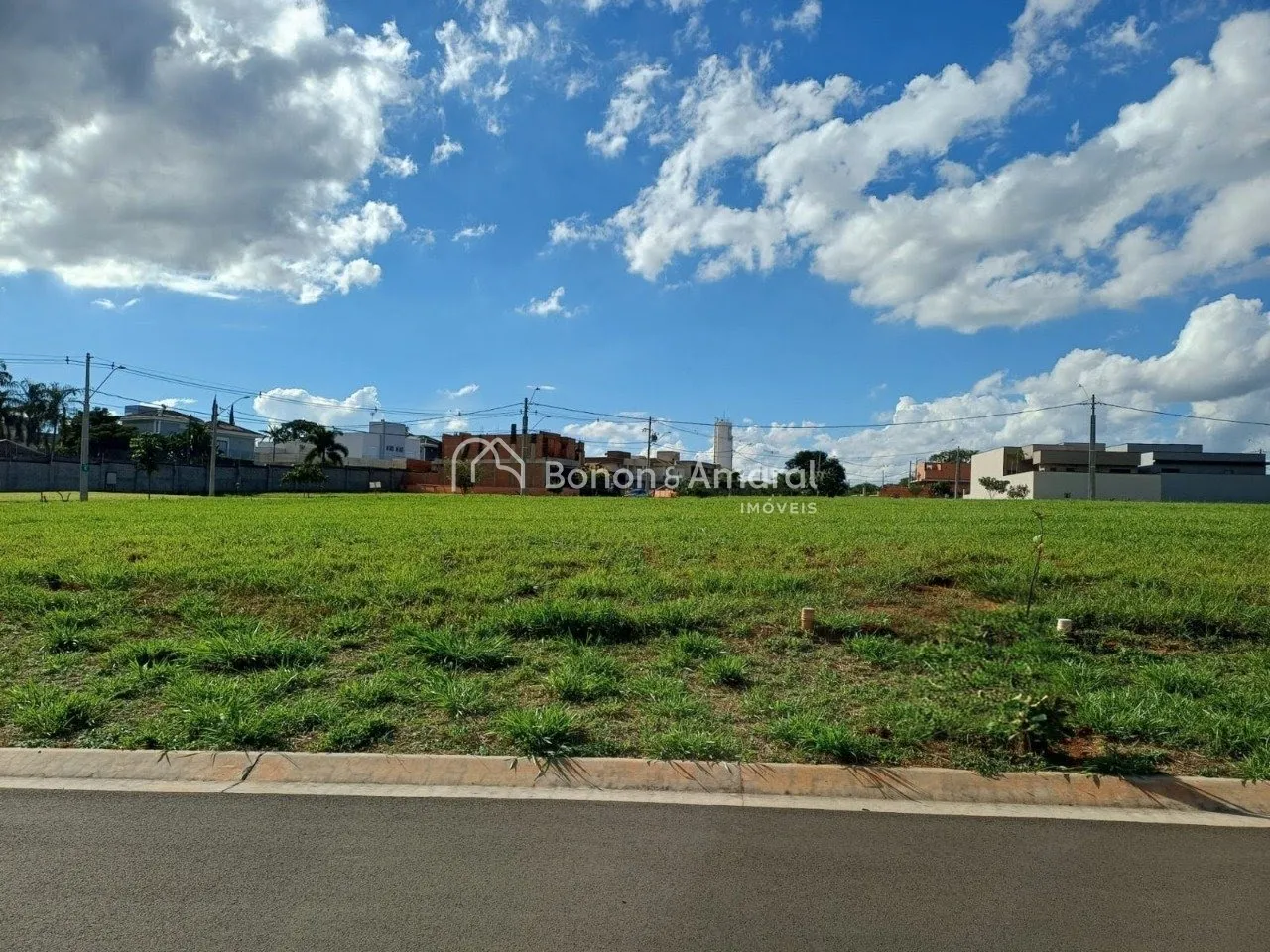 Imagem Terreno plano à venda no Residencial das Acácias em Paulínia: Condomínio Fechado com Lazer Completo e Infraestrutura de Alto Padrão