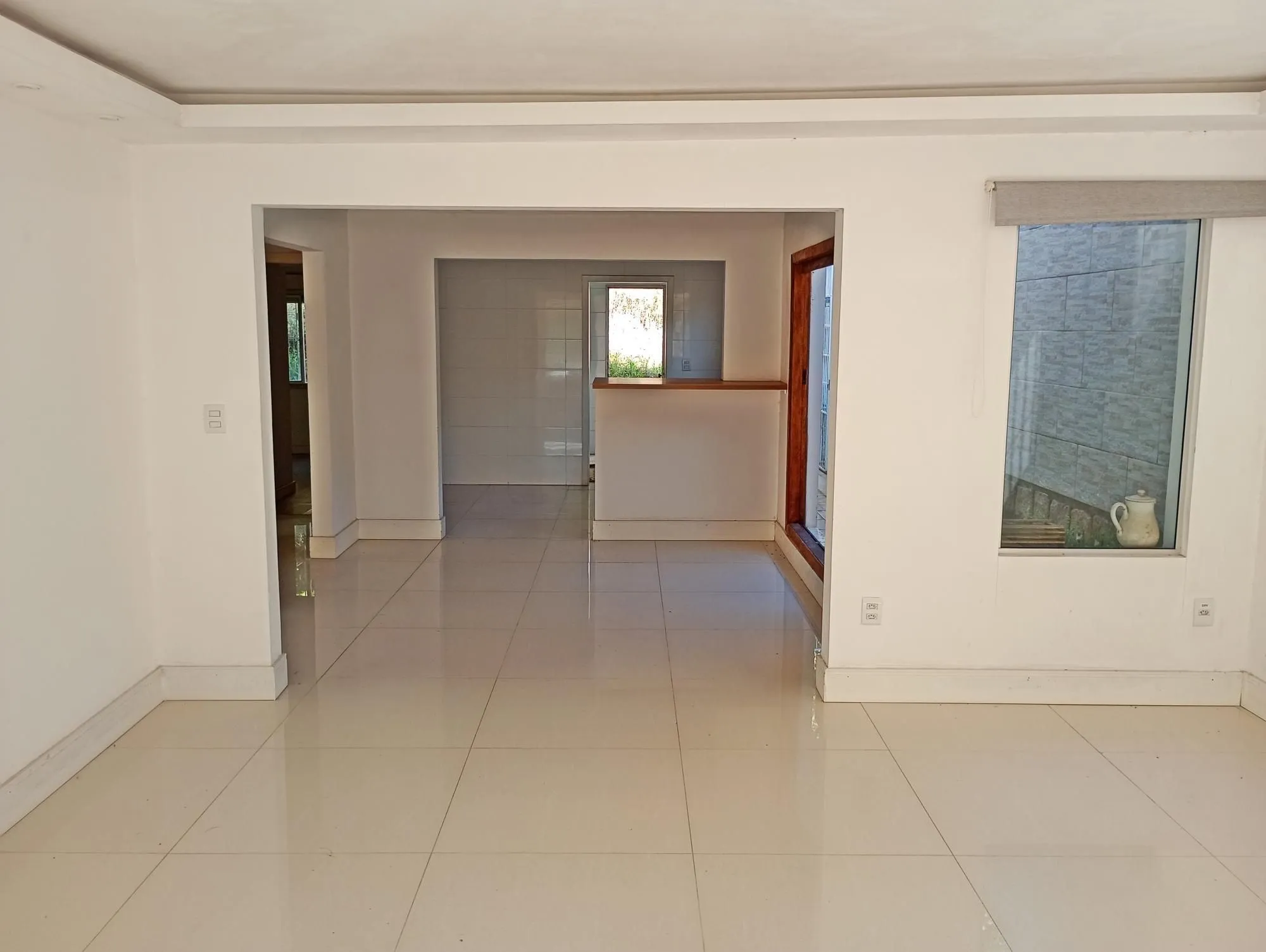 Imagem Casa com 3 suítes próxima ao Iguatemi e Parque Germânia