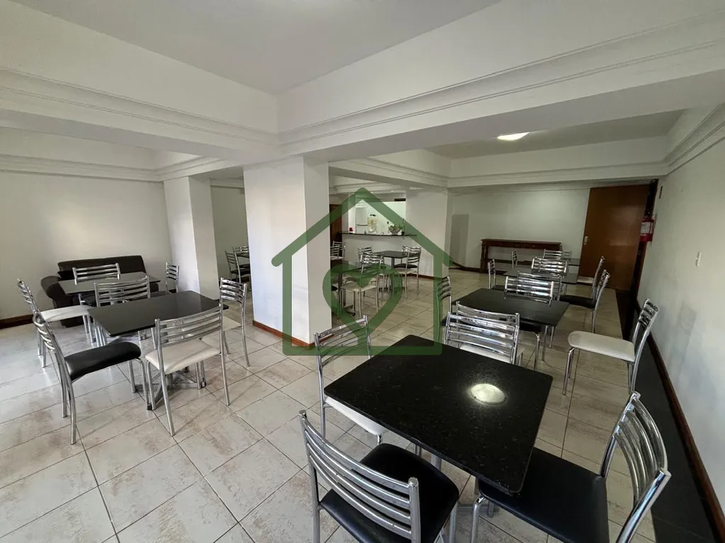 Imagem Viviane Paz Imóveis vende ótimo apartamento mobiliado, com vista panorâmica no Menino Deus, conta...