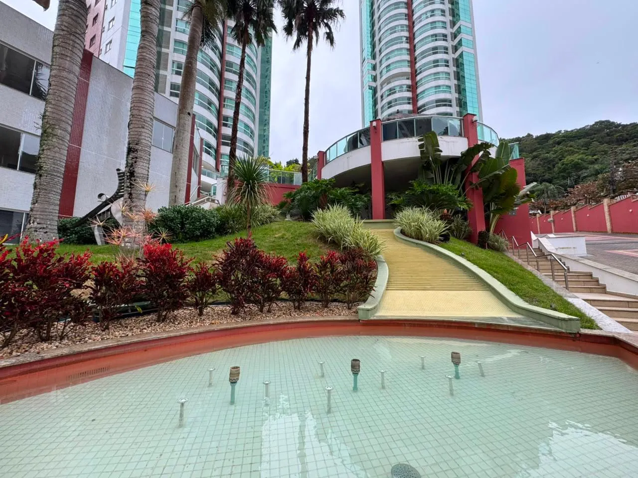 Imagem Apartamento com vista para o mar à venda com 135m2 por R$ 2.980.000,00