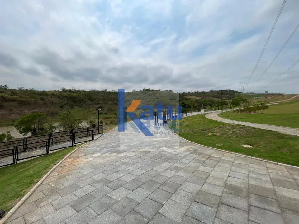 Imagem Terreno à venda no Condomínio Portal dos Lagos  Jundiaí/SP
Terreno com 420 m² de área total, ...