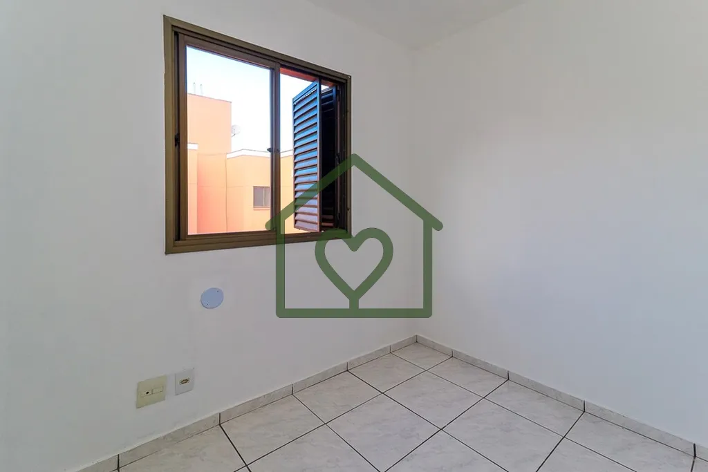 Imagem No Bairro Jardim Carvalho, na Avenida Protásio Alves n° 7157, apartamento com 3 dormitórios, deso...