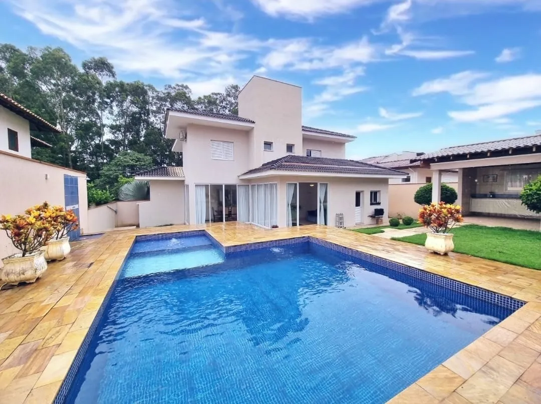 Imagem Casa à venda e locação 3 Suites, 2 Vagas, 700M², Socorro, Pindamonhangaba - SP | COLONIAL VILLAGE