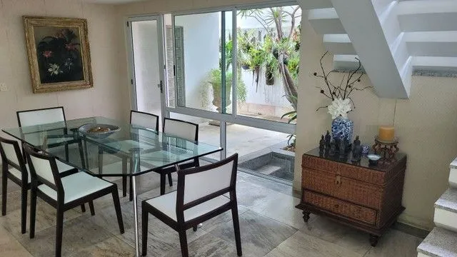 Imagem Crystal Lake: casa duplex 600 m² e 4 quartos