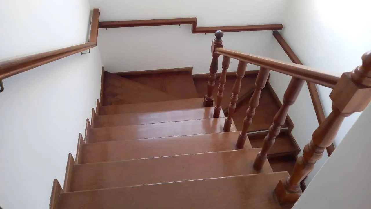 Imagem Casa Sobrado de 320m² Localizada no Condomínio Morada dos Pinheiros!