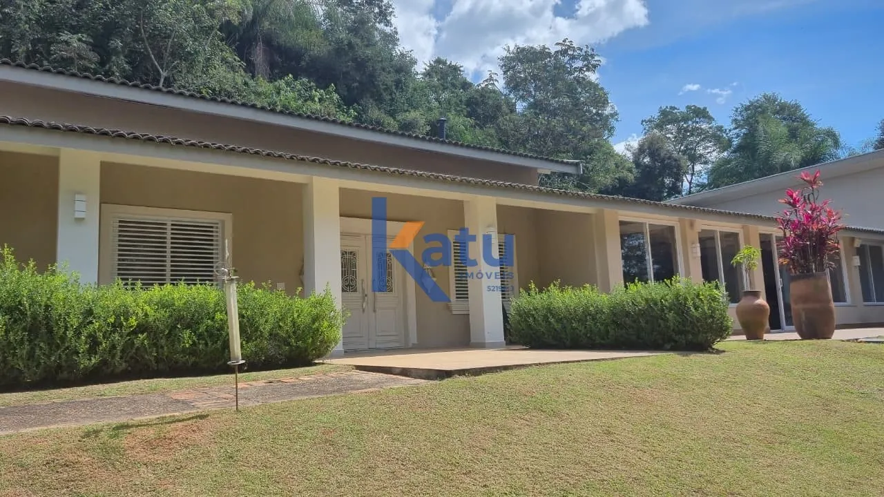 Imagem A propriedade rural está situada no loteamento Santa Clara, na área de APP da Serra do Japi. O ter...