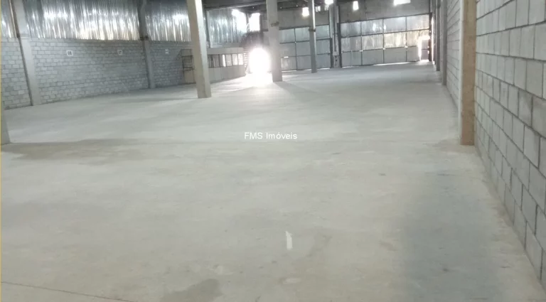 Imagem Galpão com 2200m2 na Rod. Anhanguera / SP.