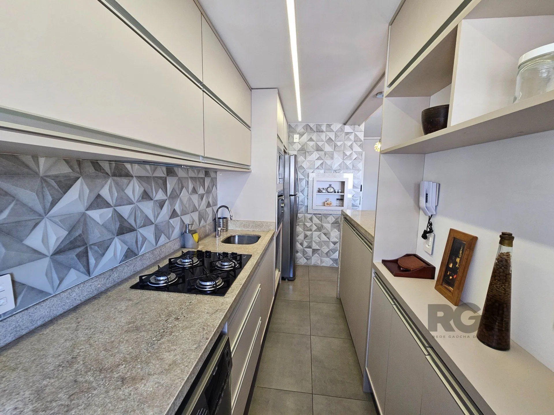 Imagem Apartamento para Venda - 67.43m², 2 dormitórios, sendo 1 suites, 2 vagas - Jardim Lindóia