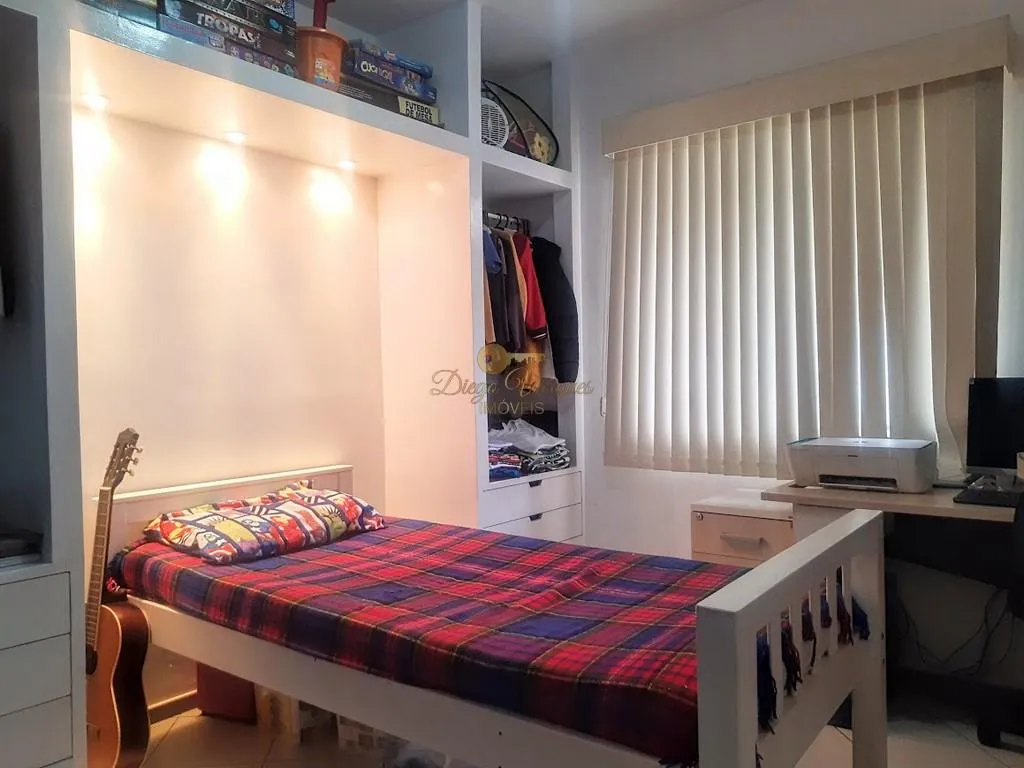 Imagem Casa em Condomínio para Venda em Teresópolis / RJ no bairro Araras