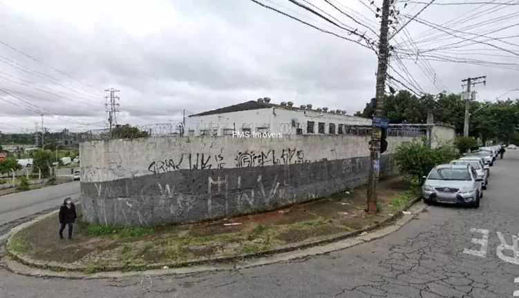 Imagem Galpão com 698m² para locação em Santo André