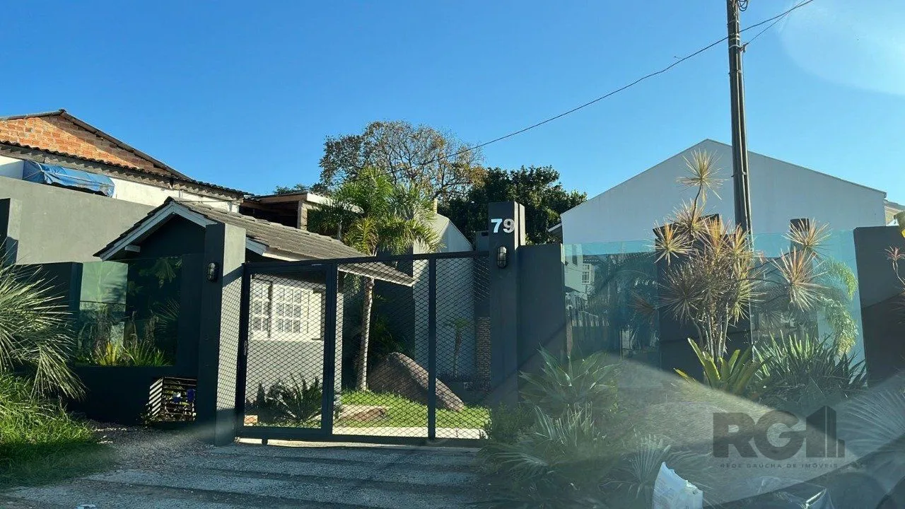 Imagem Casa 3 quartos, suíte, 2 vagas, piscina, 240m² - Vila Nova POA/RS