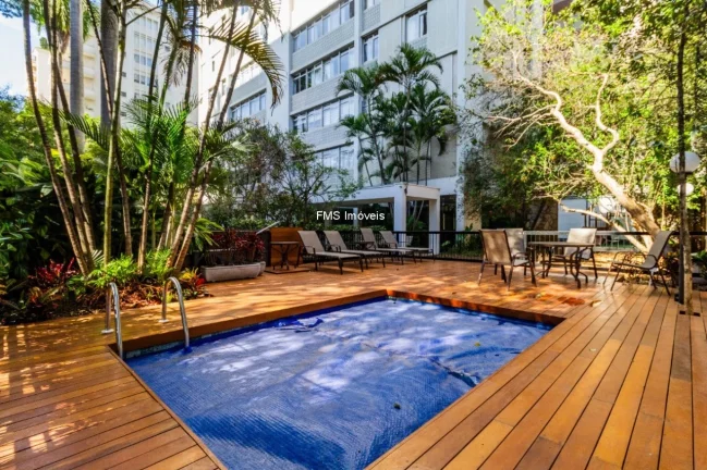 Imagem Apartamento em Higienópolis: 3 Quartos, 1 Suite, 1 Sala, 3 Banheiros, 145m² - São Paulo, SP