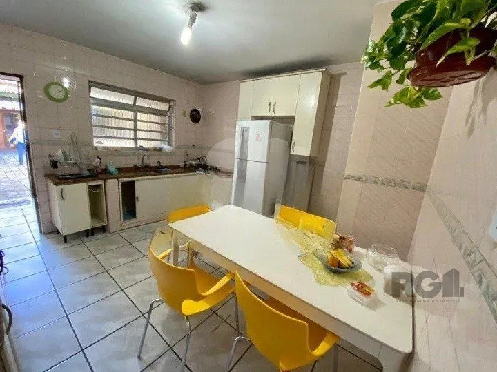 Imagem Sobrado para Venda - 169.4m², 3 dormitórios, sendo 1 suites, Cidade Baixa