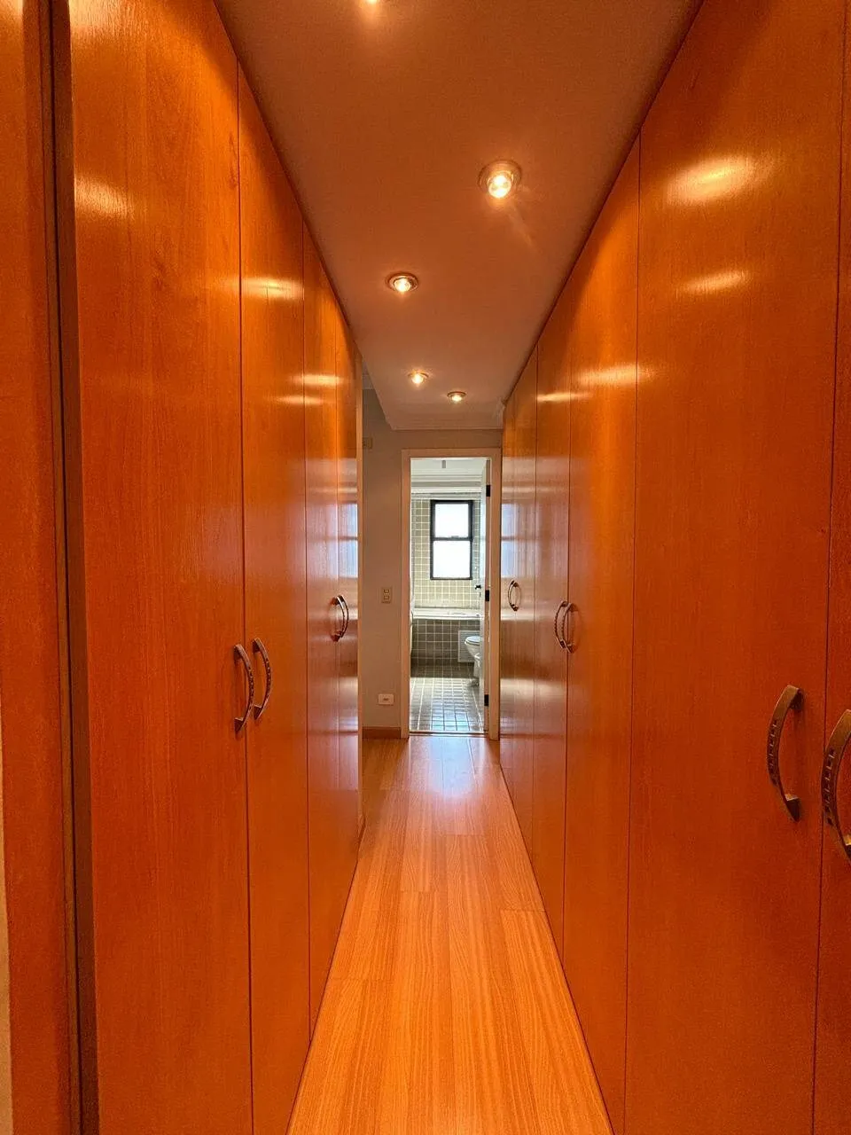 Imagem Apartamento com 3 Dormitórios e 3 Vagas em Alphaville, Barueri - Frente à Pista de Caminhada