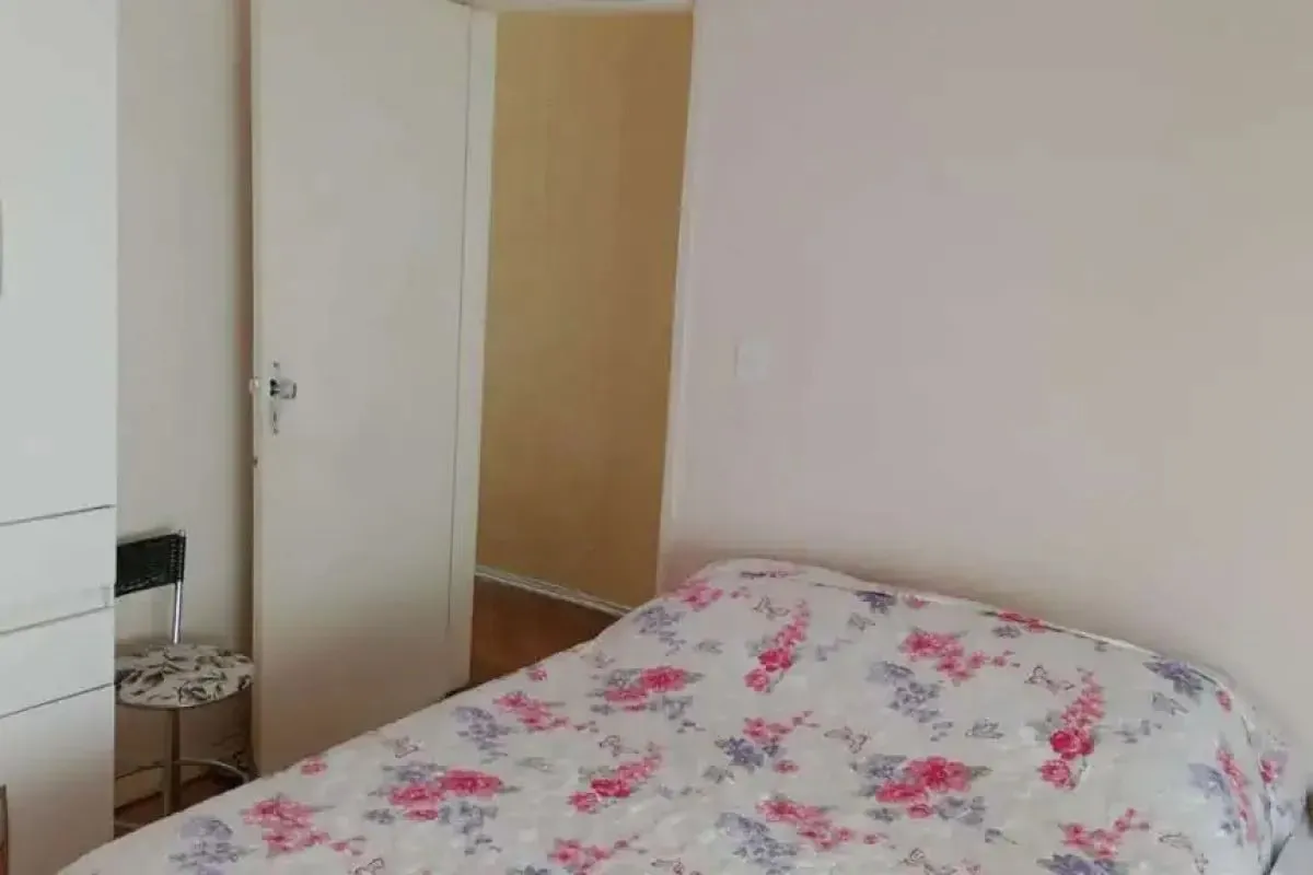 Imagem Apartamento com 2 dormitórios semimobiliado.