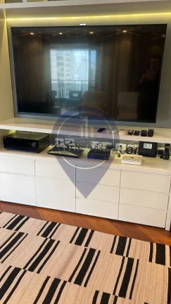 Imagem Apartamento de Luxo na Vila Nova Conceição: 3 Quartos, 1 Suíte, 3 Banheiros e 3 Vagas - 200m² de Puro Conforto!