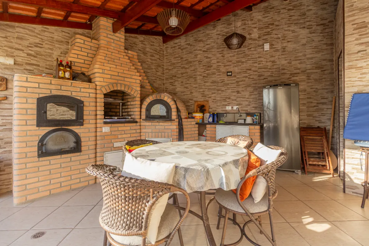 Imagem Sobrado para venda em Vila Mangalot com 4 quartos, sendo 2 suítes, 414m2