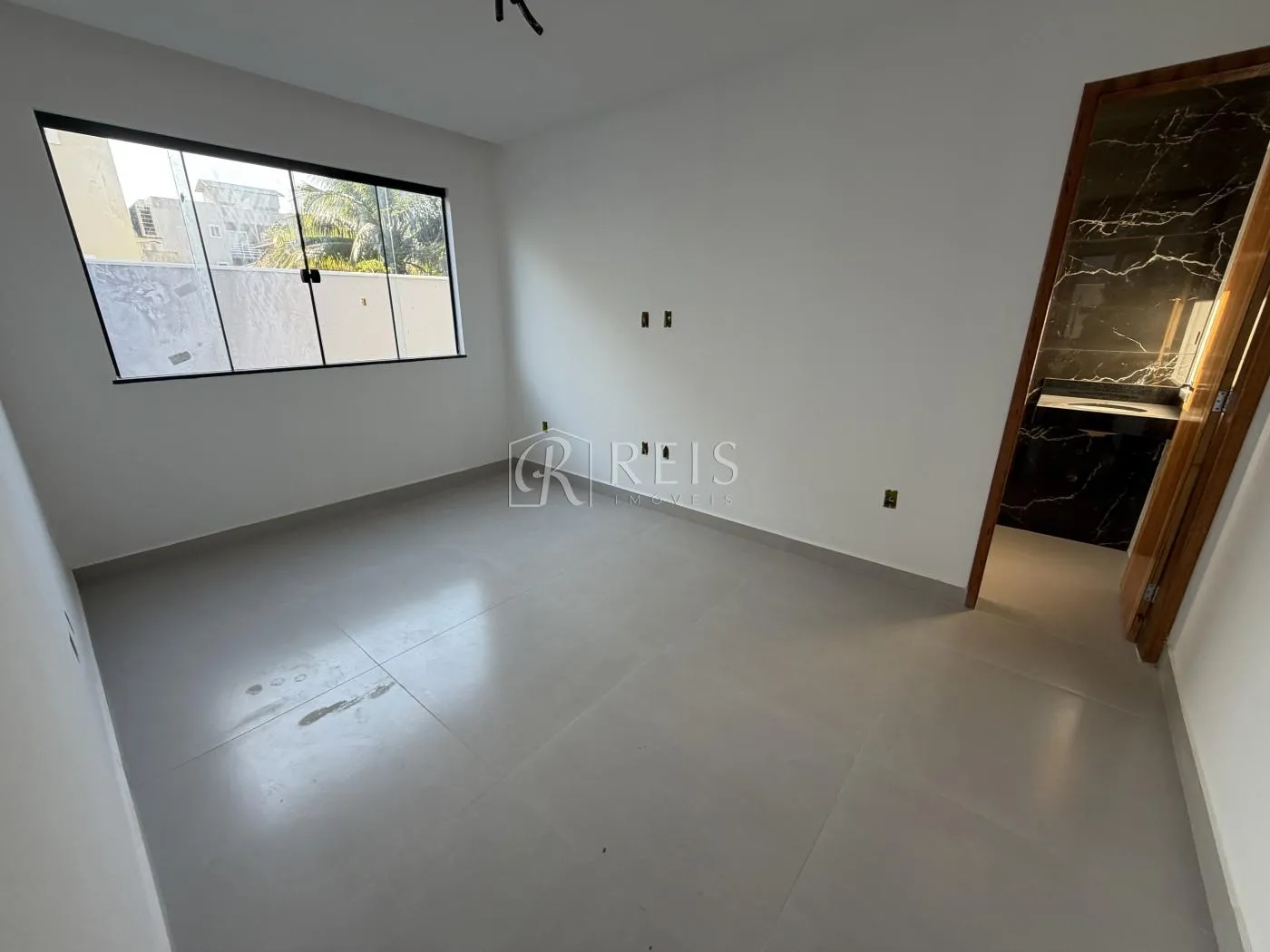 Imagem Casa para Venda em Rio das Ostras, Enseada das Gaivotas, 3 dormitórios, 1 suíte, 2 banheiros, 1 vaga