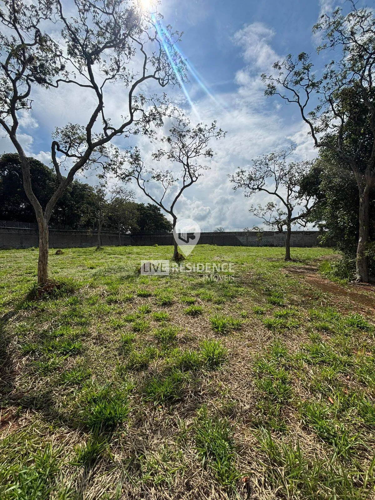 Imagem Oportunidade Única: Terreno Plano de 8.900m² no Condomínio Morada das Fonte