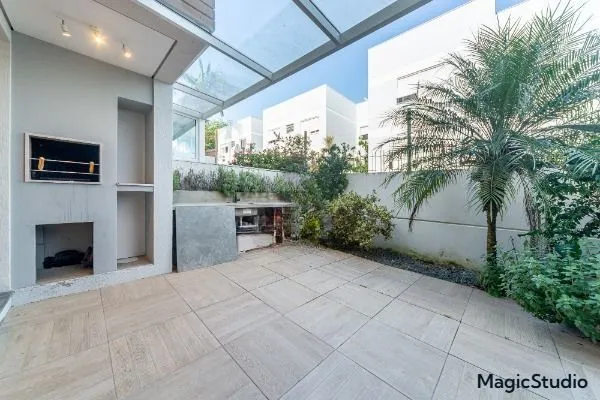 Imagem Casa em Condomínio na Tristeza | 3 Dormitórios, Suíte, Pátio e 2 Vagas