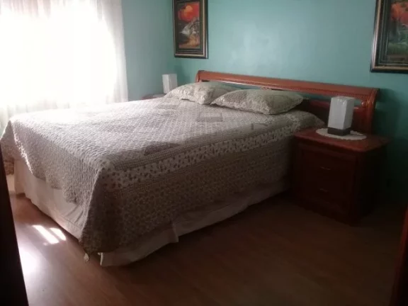 Imagem Excelente Casa com 350m², Condomínio Fechado, situado em Viamão.
