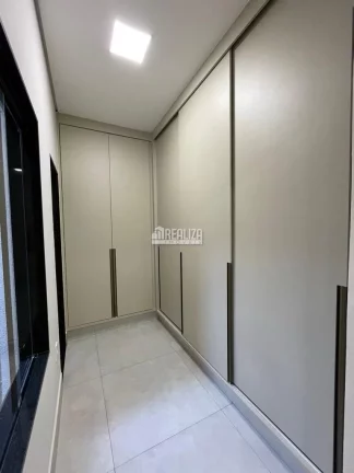 Imagem Casa de Alto Padrão à Venda no Jardim do Lago, Uberaba