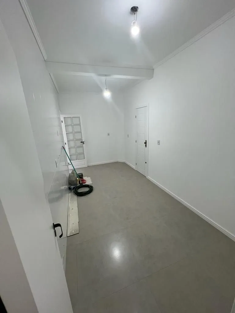 Imagem Apartamento GARDEN de 2 dormitórios Reformado. Próximo a 24 de Outubro.