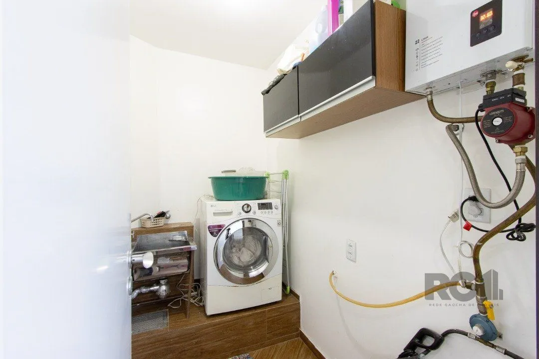Imagem Apartamento reformado de 124m² privativos- 3 dormitórios sendo 1 suíte no bairro Medianeira