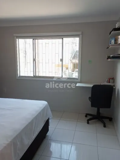 Imagem Casa à venda com 2 quartos , 70m² em Forquilhas São José
