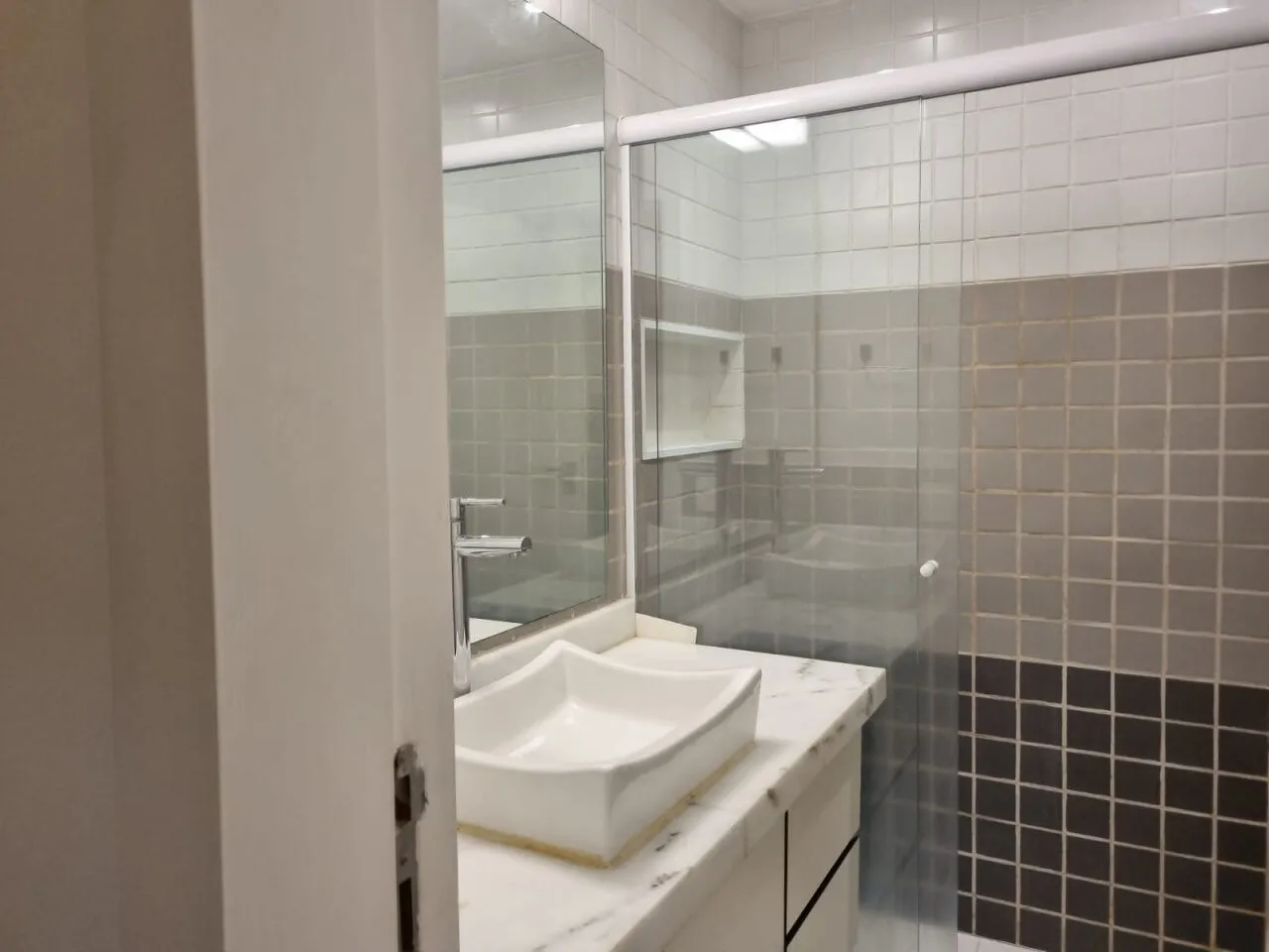 Imagem Apartamento Alto Padrão com 3 Dormitórios, Suíte e 2 Vagas no Condomínio Ipanema.