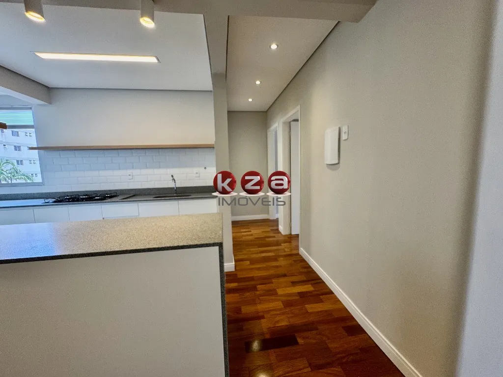 Imagem Apartamento a venda em Campinas-SP, repaginado, no Centro: 2 quartos, 1 suíte, 2 banheiros, 1 vaga e 80m² de área. Confira!