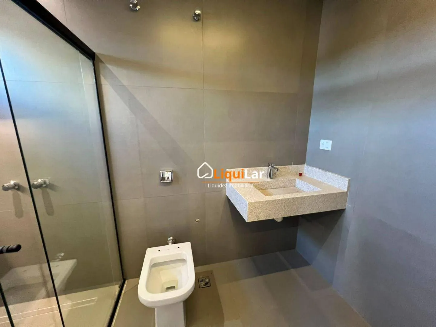 Imagem Sobrado Novo no Carandá Bosque com 3 Suítes, Piscina com Hidromassagem e Espaço Gourmet