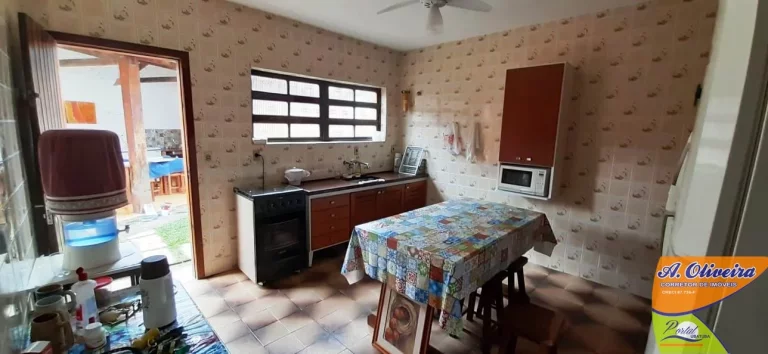 Imagem Casa -08 Dormitórios -Ótima localização próximo á praia (Terreno 986 metros )