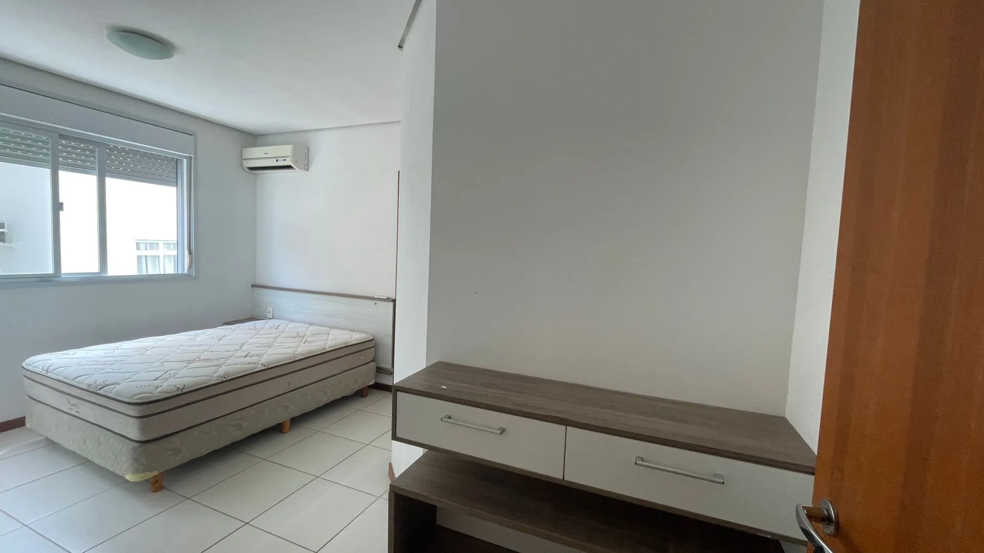 Imagem Apartamento de dois dormitórios, locação anual.