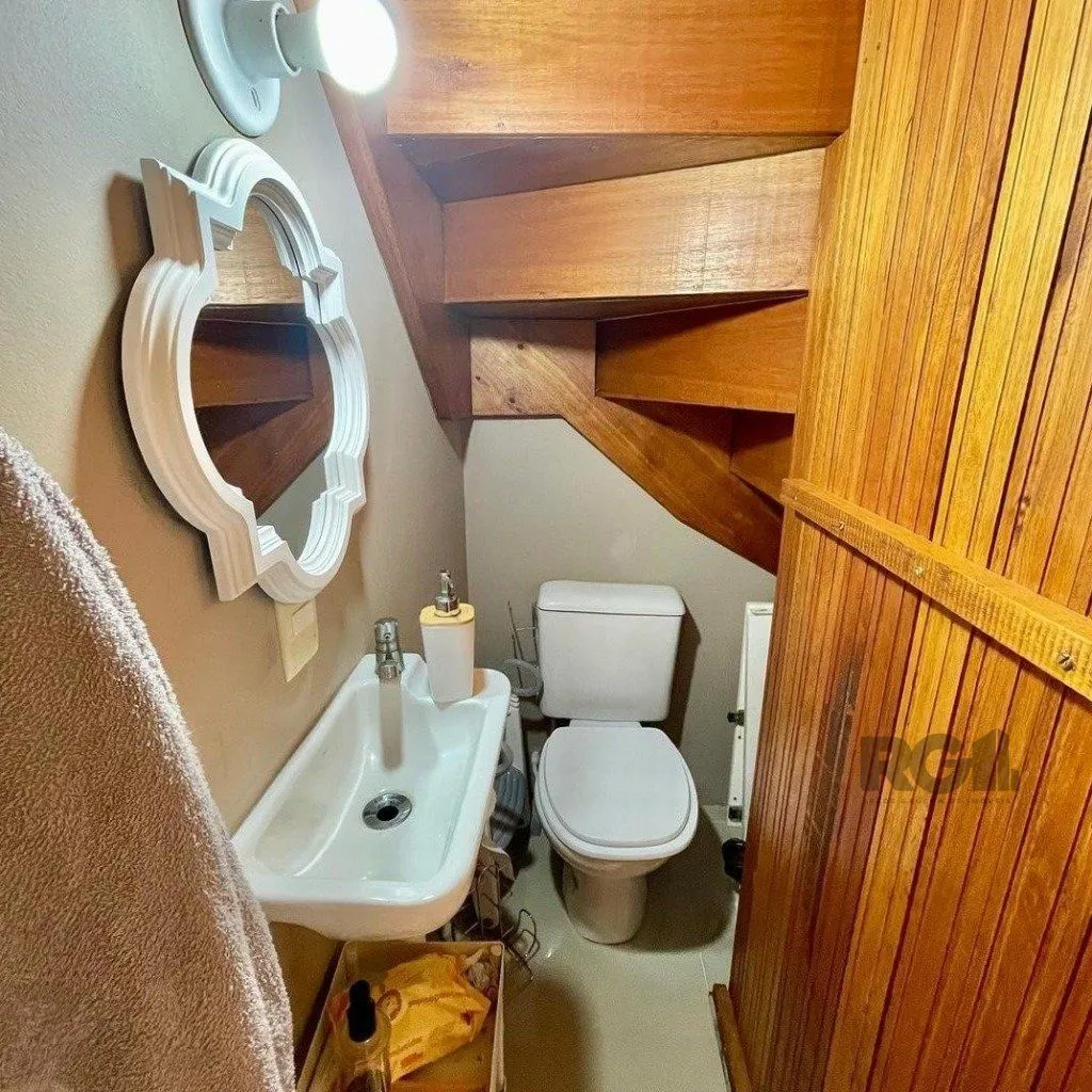 Imagem Casa em condomínio fechado - 70m², 2 dormitórios, 1 vaga de garagem no bairro Humaitá