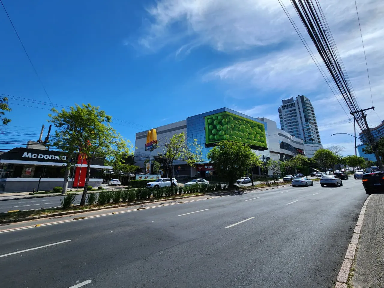 Imagem EXCELENTE APARTAMENTO À VENDA NA AV. NILO PEÇANHA EM PORTO ALEGRE - ÓTIMA LOCALIZAÇÃO!