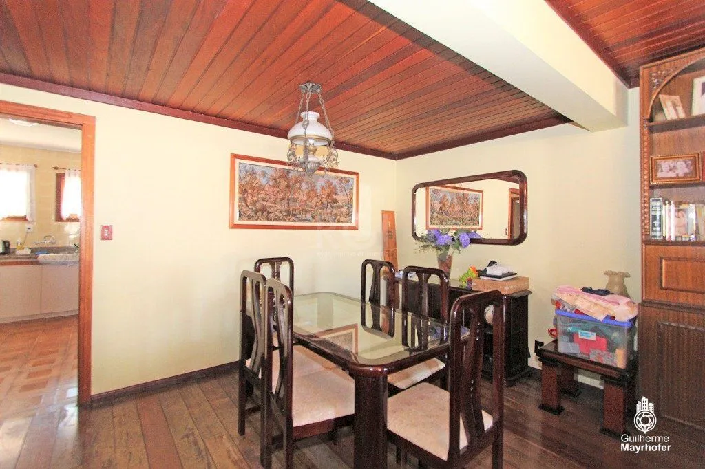 Imagem Casa para Venda - 326m², 3 dormitórios, sendo 3 suites, 4 vagas - Glória