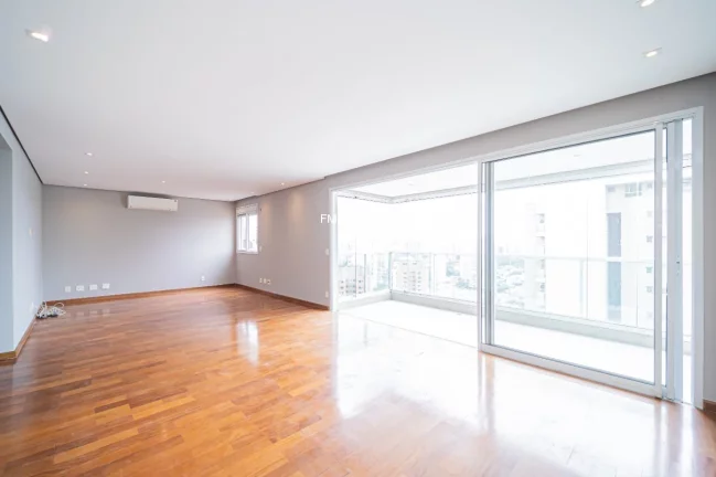 Imagem Apartamento à venda em Moema de 168m²