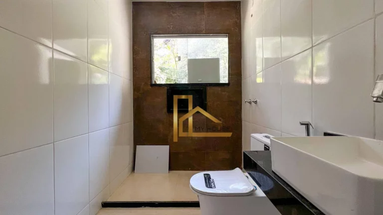 Imagem Casa nova com 4 suítes em meio a Natureza na Granja Guarani em Teresópolis-RJ
