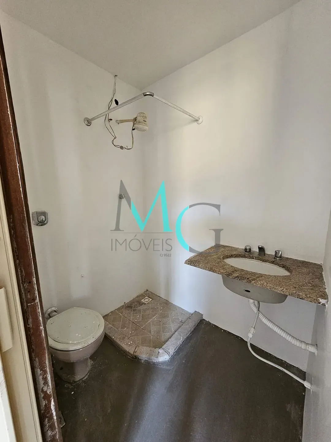 Imagem Casa 4 quartos para aluguel ou venda, 79m², R$ 2.100,00 ou R$ 330.000,00 em Campo Grande, Rio de Janeiro, RJ