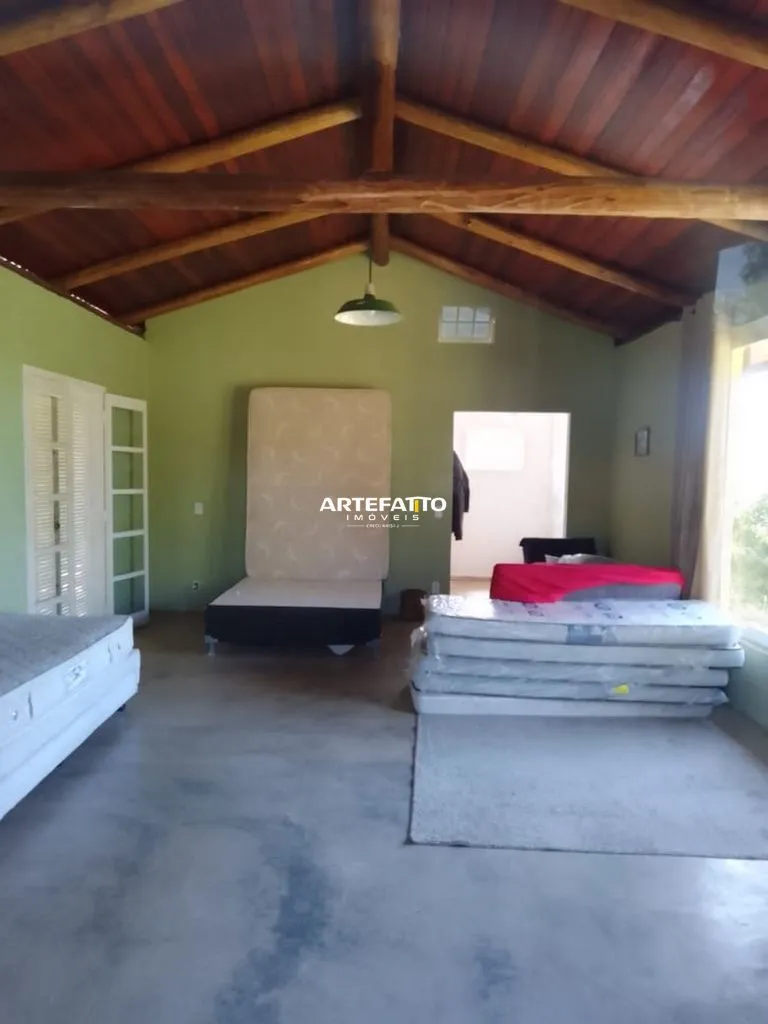 Imagem Sitio com Piscina - Todo Murado