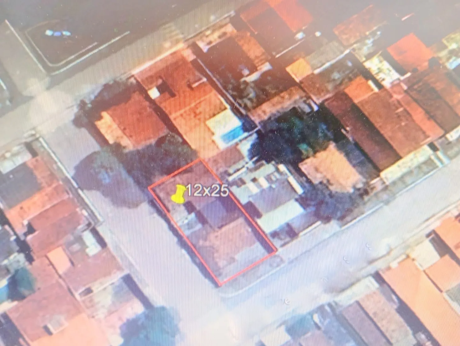 Imagem Terreno de esquina com 300m2 contendo casas antigas, à venda, centro, Cachoeira Paulista, SP